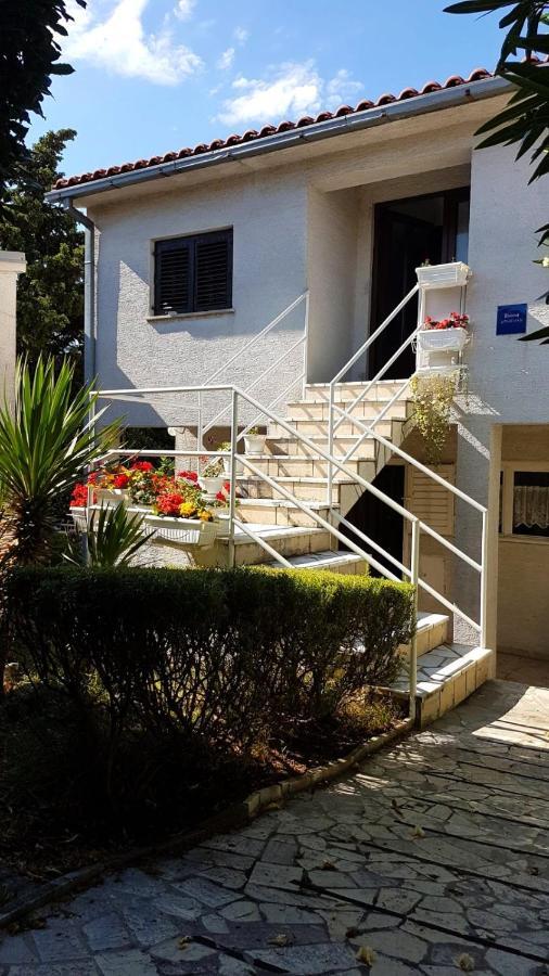 Apartments Mirjana Novi Vinodolski Zewnętrze zdjęcie
